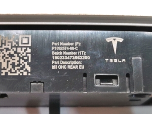 Tesla Model 3 3 (2016–2024) Tagumine sisevalgustuspaneel 1092574-00-C - 2