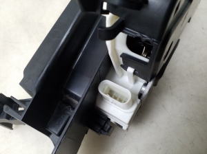 Mercedes Benz B-Class 246 (2011–2017) Front door lock A1667200135 - 3