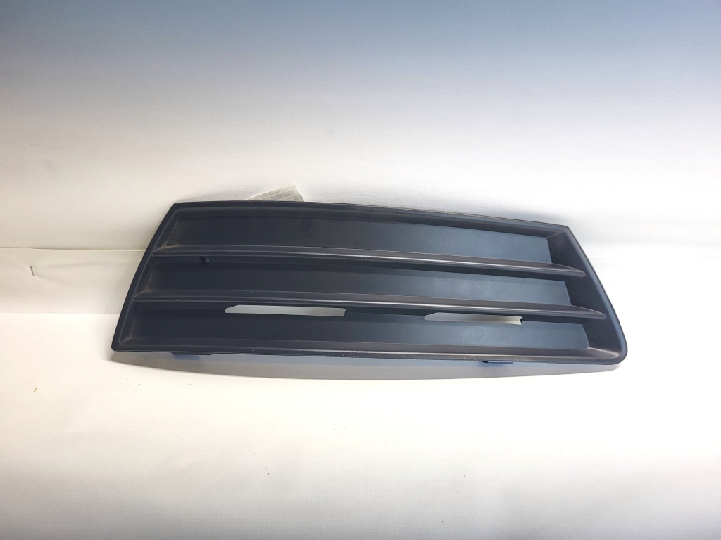 Volkswagen Passat CC CC (2008–2017) Front bumper lower grille 3C8853666B Volkswagen Passat CC CC (2008–2017) Front bumper lower grille 3C8853666B