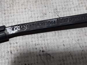  Windshield wiper blade 