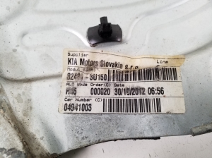 Kia Sportage (2010–2016) Priekšējo durvju logu pacēlājs un tā daļas - 2