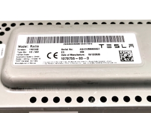Tesla Model 3 3 (2016–2024) Juhtplokk 1079755-00-D - 2