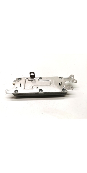 Tesla Model 3 3 (2016–2024) Juhtplokk 1079755-00-D - 3