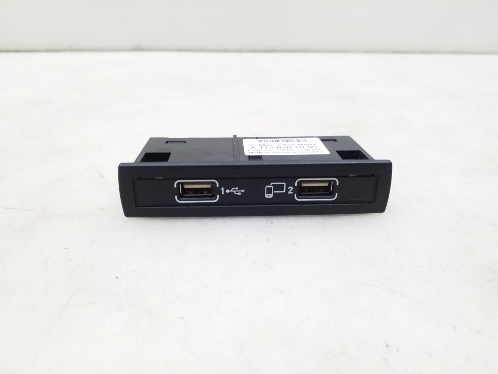 MERCEDES-BENZ GLE W166 (2015-2018) Additional Music Player Connectors A1728202000 24978833