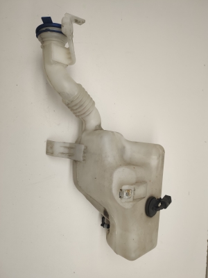  Windscreen washer tank front 