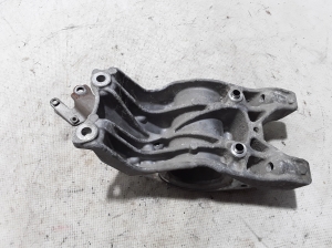 Mercedes Benz CLA-Class W117 (2013–2019) Esimese veovõlli kinnitus A6512200131 - 2