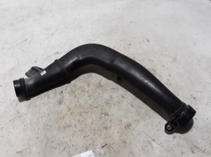 Mercedes Benz CLA-Class W117 (2013–2019) Vahejahuti voolik A6510901737 - 2