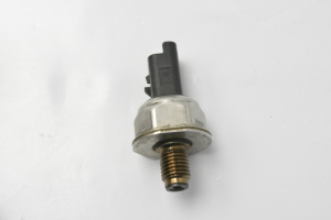 Citroen C4 (2004–2010) Fuel rail pressure sensor 5WS40039 - 4