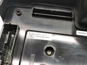 Tesla Model 3 3 (2016–2024) Komfortsteuergerät 1078673-32-L - 3