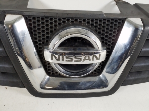  Front grille 