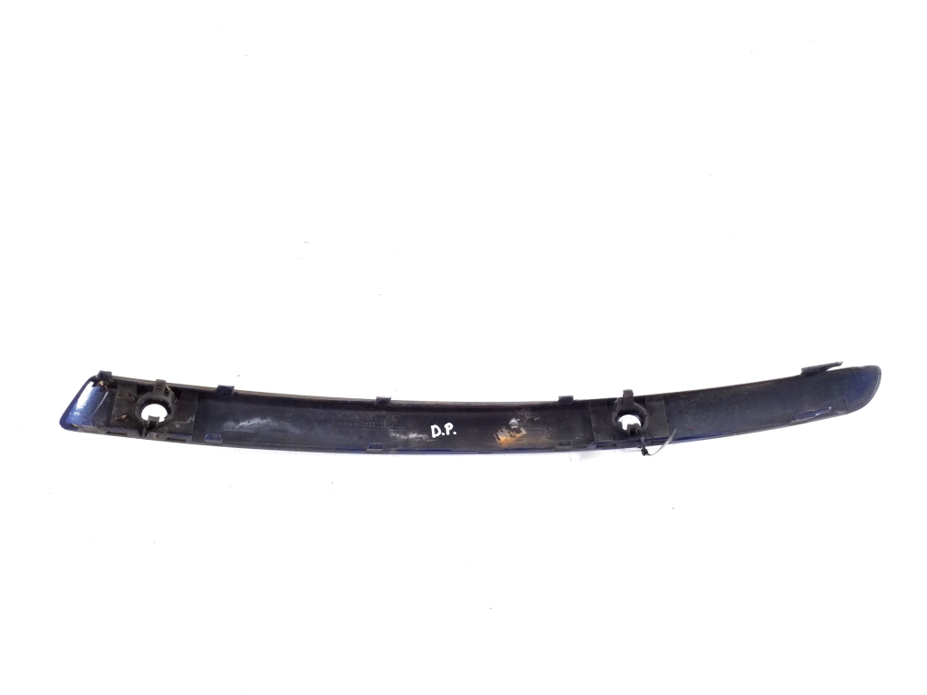 BMW 1 Series E81/E82/E87/E88 (2004-2013) Priekšējā bampera labais moldings 51117182372 20480718