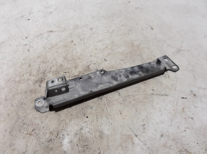 VOLVO S60 III (2018–2026) Front fender bracket 31468234 - 2