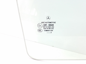 Mercedes Benz C-Class 204 (2007–2014) Aizmugurējo sānu durvju stikls A2047350410 - 3