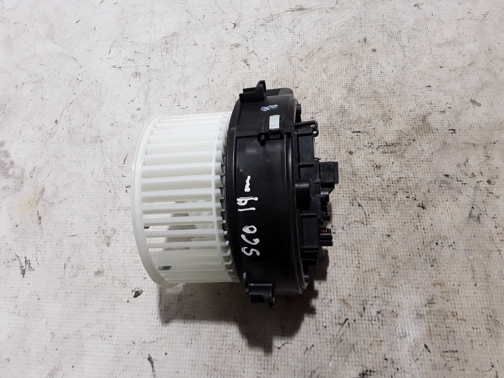 VOLVO S60 3 generation (2018-2023) Ventilateur de chauffage 32241017 21071580