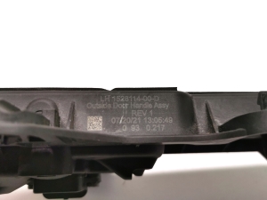 Tesla Model Y Y (2020–2026) Front door exterior handle 1528114-00-D - 4