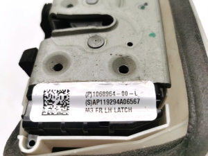 Tesla Model 3 3 (2016–2024) Türschloss vorne 1068964-00-L - 2
