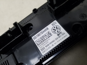 Volkswagen Passat B8 (2014–2023) Heater control panel 5G1907044AB - 4