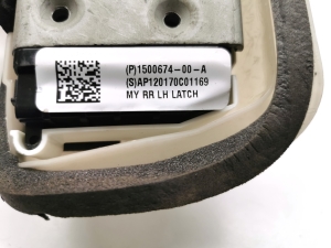 Tesla Model 3 3 (2016–2024) Rear side door lock 1500674-00-A - 2