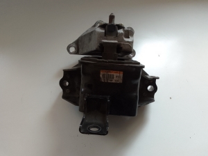 Kia Sportage (2016–2021) Engine mount 21830F1100 - 2