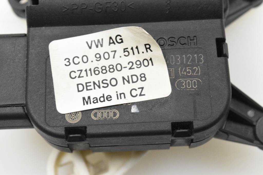 SKODA Superb 2 generation (2008-2015) Клапаны управления внутренним подогревом 3C0907511R 25759564