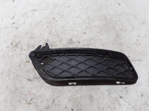 Front bumper lower grille - 7210469