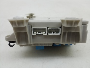 TOYOTA Previa (2000–2006) Kaitsmekarp salongis 8922128140 - 2