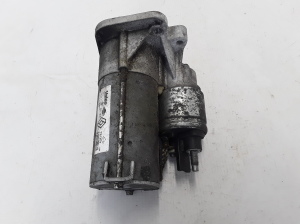 Dacia Sandero (2012–2021) Starter 233003329R - 2