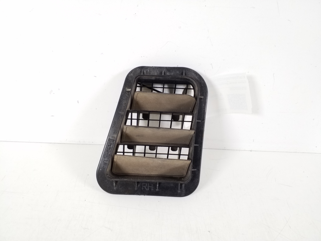 Kia Sportage (2010–2016) Rear fender vent grille 975102F200