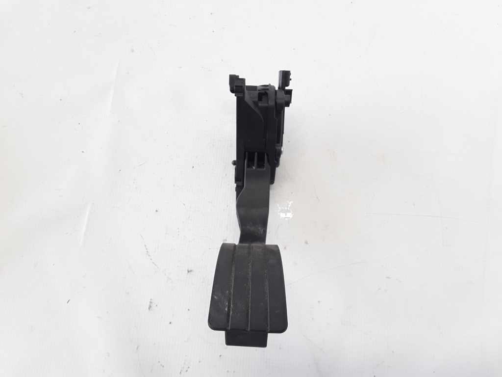 DACIA Sandero 2 generation (2013-2020) Throttle Pedal 180022703R 21076423