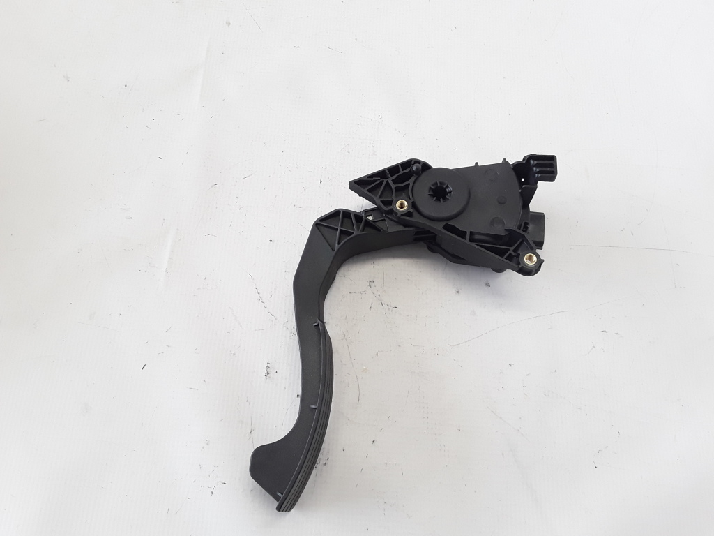 DACIA Sandero 2 generation (2013-2020) Throttle Pedal 180022703R 21076423