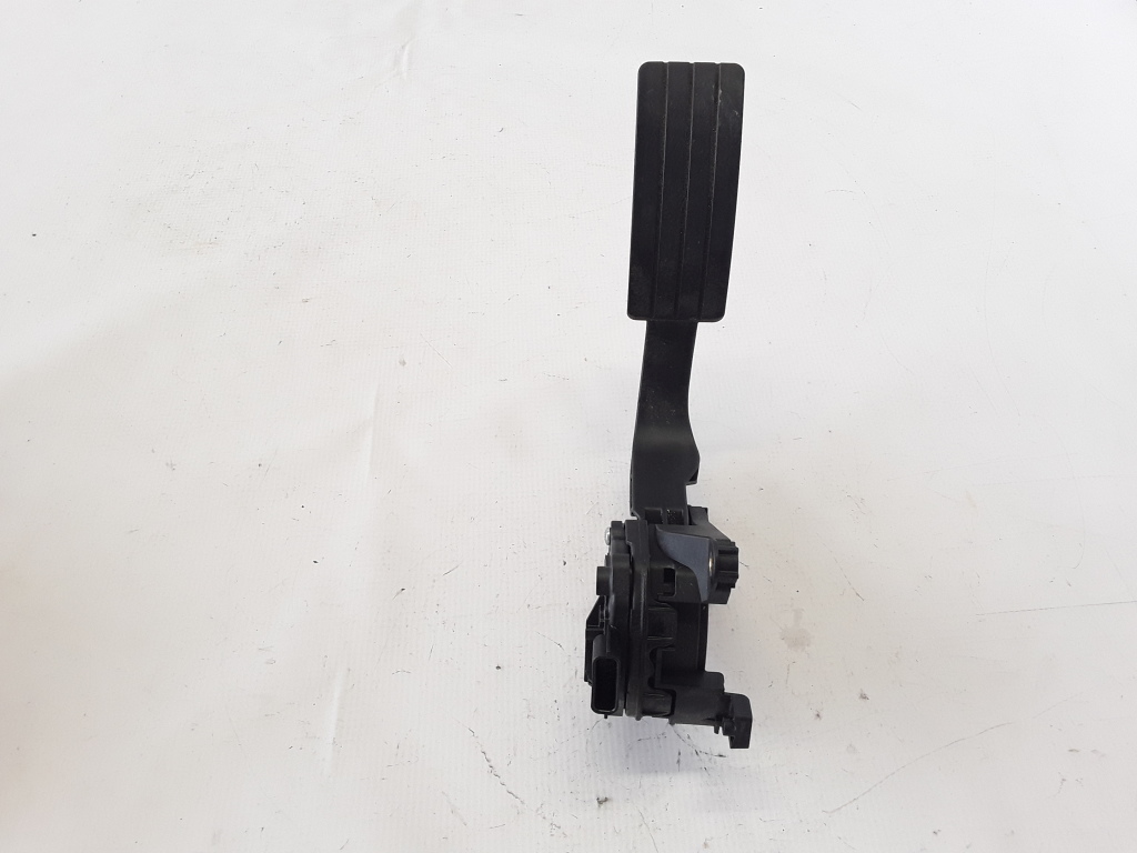 DACIA Sandero 2 generation (2013-2020) Throttle Pedal 180022703R 21076423