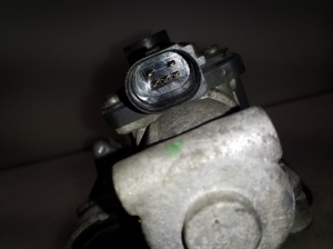  EGR valve 