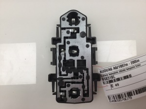 Lampenträger Rückleuchte außen - B5831BL