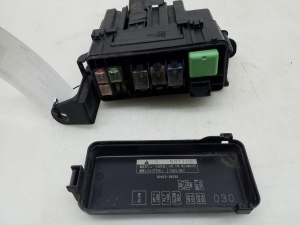 TOYOTA Previa (2000–2006) Kaitsmeploki hoidik kapoti all 8262228030 - 3