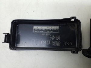 TOYOTA Previa (2000–2006) Kaitsmeploki hoidik kapoti all 8262228030 - 4