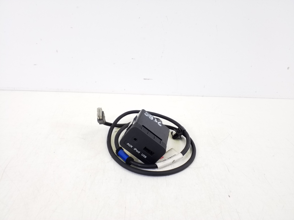 Used Kia Sportage USB connection 961103W500