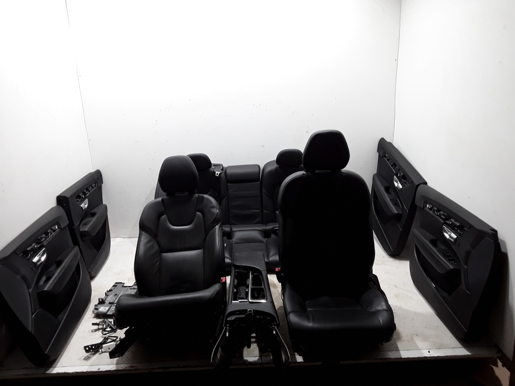 Used VOLVO V90 Salon and its details
