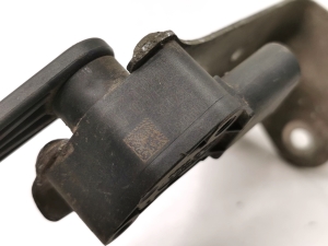 Tesla Model S S (2012–2026) Rear hub sensor 102797100A - 2