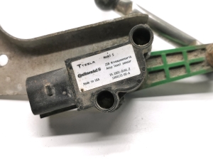Tesla Model S S (2012–2026) Sensor an der Hinterradnabe 1004173-00-A - 2