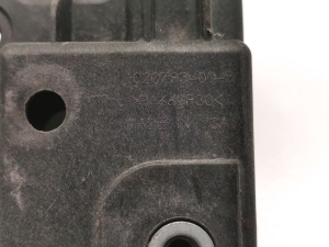 Tesla Model S S (2012–2026) Front bumper bracket 1020793-00-B - 2