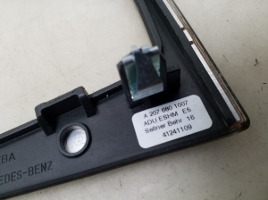 Mercedes Benz E-Class W207 (2009–2017) Salongi konsooli muu osa A2076801007 - 2
