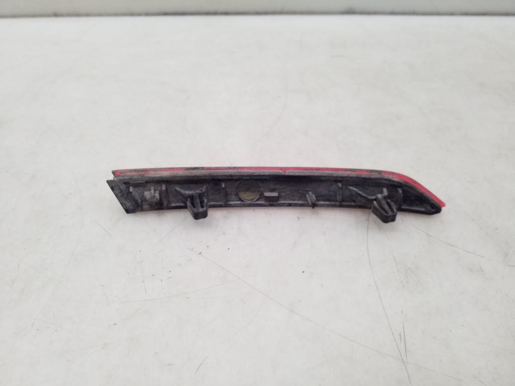 VOLKSWAGEN Passat B8 (2014-2023) Reflector bară stânga spate 3G0945105A 24979771