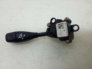   Steering wheel adjustment switch 