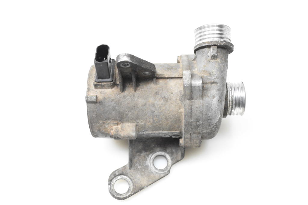 BMW 3 Series E90/E91/E92/E93 (2004-2013) Water Pump 7586928 25105296