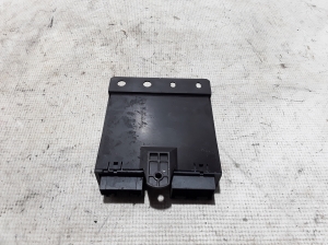  Trunk lid control module 