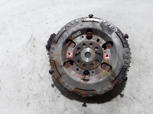  Clutch flywheel 