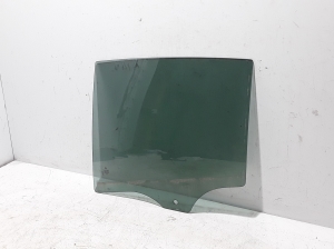 Rear side door glass - 7339869