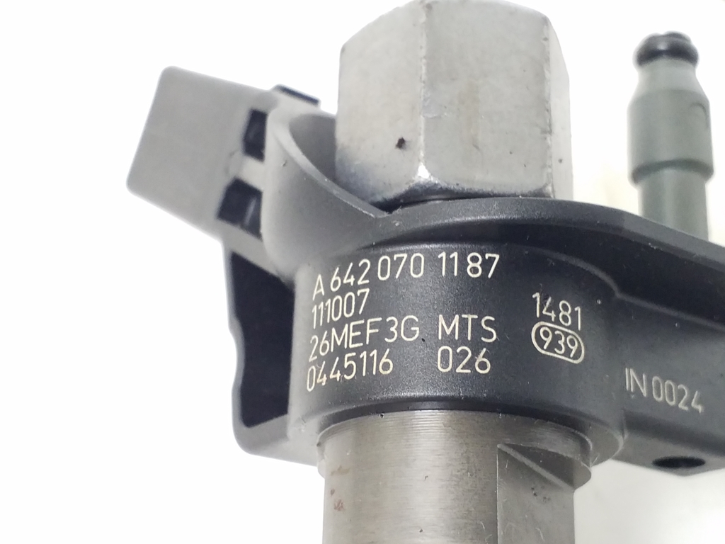 MERCEDES-BENZ CLS-Class C218 (2010-2017) Fuel Injector A6420701187 22019936