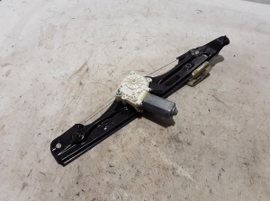 BMW X4 F26 (2014–2018) Rear side door window regulator 7335600 - 3