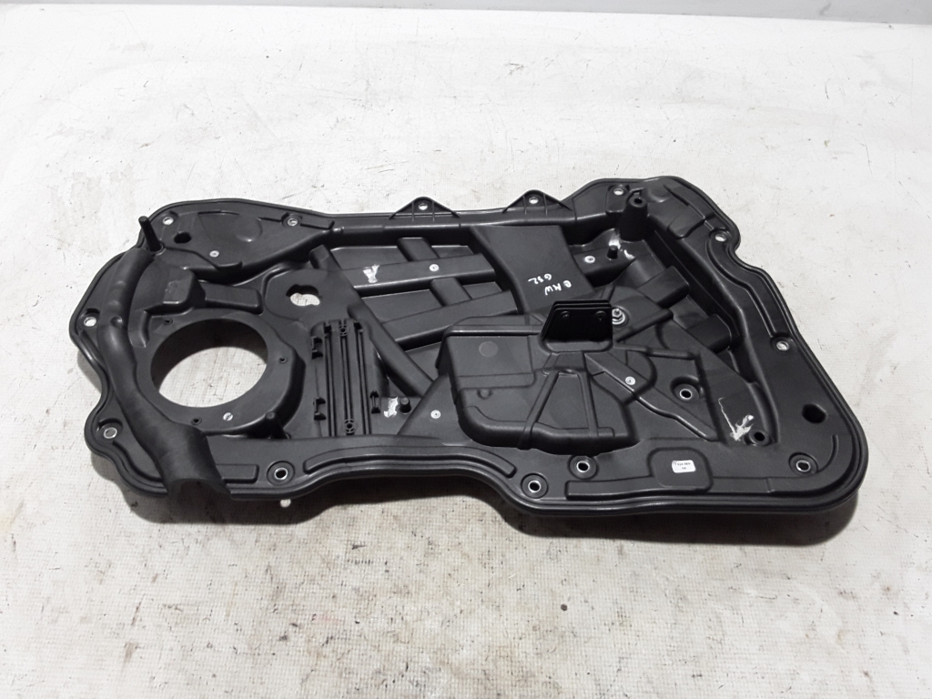 BMW 6 SERIES G32 (2017–2026) Fensterheberrahmen Tür vorne 7424983 BMW 6 SERIES G32 (2017–2026) Fensterheberrahmen Tür vorne 7424983